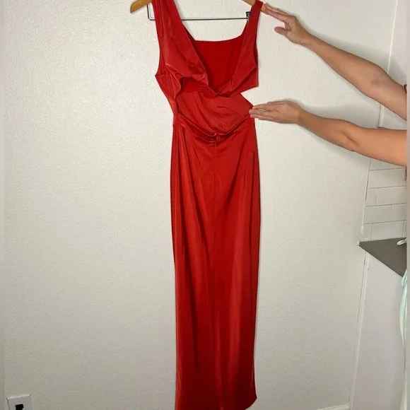 NBD x REVOLVE Andrei Gown in Red - Picture 9 of 12